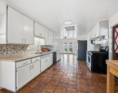 8639 E Virginia Avenue - Photo Thumbnail 19
