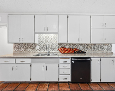 8639 E Virginia Avenue - Photo Thumbnail 3