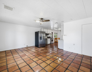 8639 E Virginia Avenue - Photo Thumbnail 14
