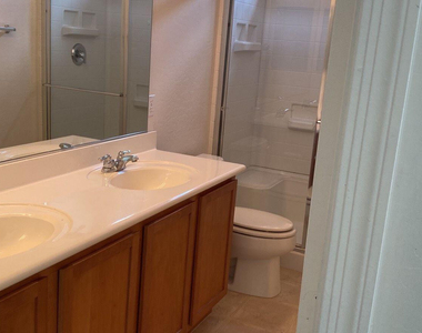 5257 W Shumway Farm Road - Photo Thumbnail 9