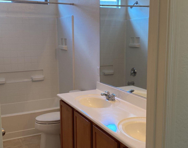 5257 W Shumway Farm Road - Photo Thumbnail 10