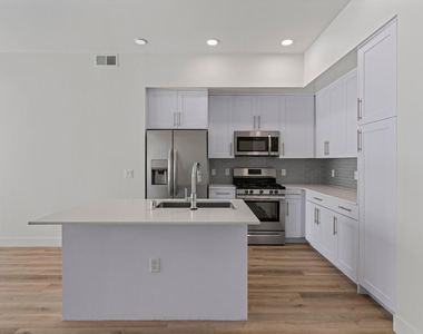 7300 E Earll Drive - Photo Thumbnail 55