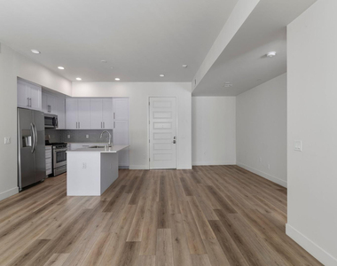 7300 E Earll Drive - Photo Thumbnail 2