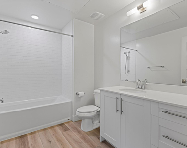 7300 E Earll Drive - Photo Thumbnail 14