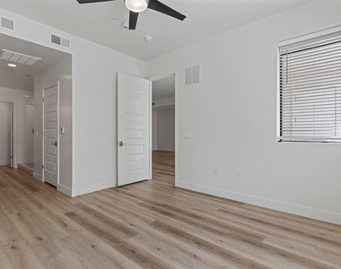 7300 E Earll Drive - Photo Thumbnail 49