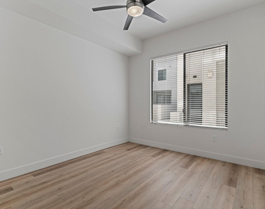 7300 E Earll Drive - Photo Thumbnail 41