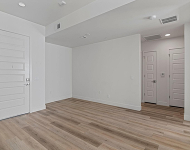 7300 E Earll Drive - Photo Thumbnail 10