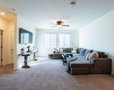 2750 S Voyager Drive - Photo Thumbnail 6