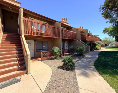 14203 N 19th Avenue - Photo Thumbnail 10