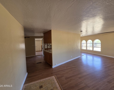 1469 W Virgil Drive - Photo Thumbnail 1