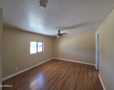 1469 W Virgil Drive - Photo Thumbnail 19