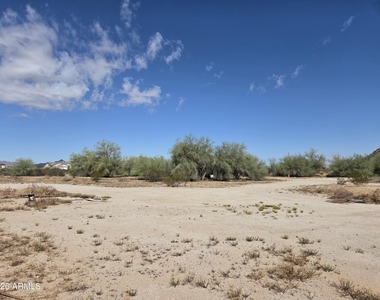 1469 W Virgil Drive - Photo Thumbnail 32