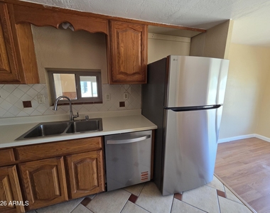 1469 W Virgil Drive - Photo Thumbnail 10