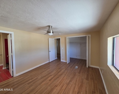 1469 W Virgil Drive - Photo Thumbnail 20