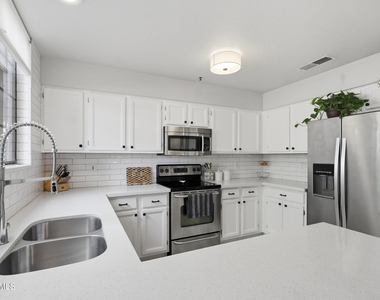11515 N 91st Street - Photo Thumbnail 17