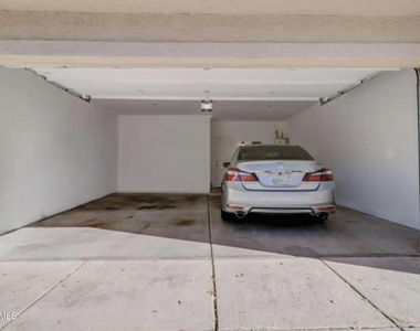 11515 N 91st Street - Photo Thumbnail 10