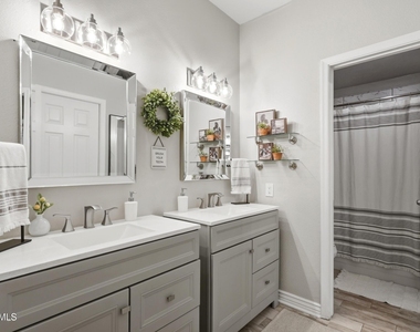 11515 N 91st Street - Photo Thumbnail 23