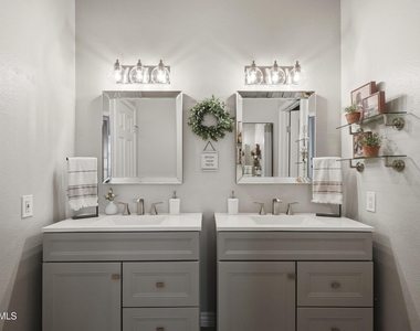 11515 N 91st Street - Photo Thumbnail 7