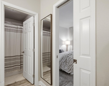 11515 N 91st Street - Photo Thumbnail 24