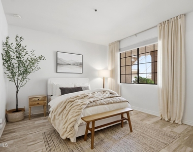 11515 N 91st Street - Photo Thumbnail 6
