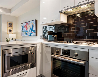 4422 N 75th Street - Photo Thumbnail 5
