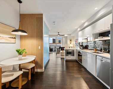 4422 N 75th Street - Photo Thumbnail 3