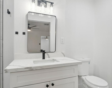 8525 E Clarendon Avenue - Photo Thumbnail 18