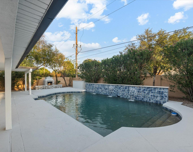 8525 E Clarendon Avenue - Photo Thumbnail 25