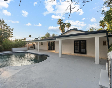 8525 E Clarendon Avenue - Photo Thumbnail 24