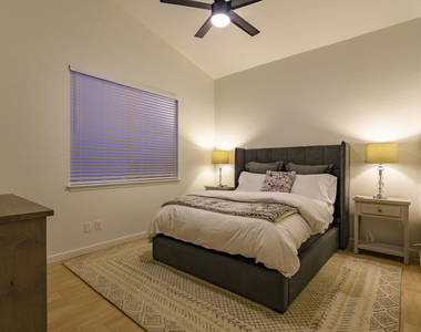 17635 N 55th Place - Photo Thumbnail 33