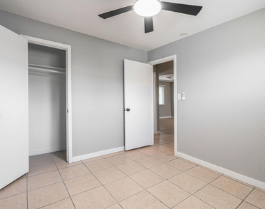 4421 N 23rd Avenue - Photo Thumbnail 11