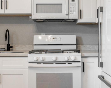 4421 N 23rd Avenue - Photo Thumbnail 5