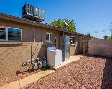 4421 N 23rd Avenue - Photo Thumbnail 16