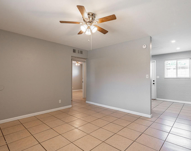 4423 N 23rd Avenue - Photo Thumbnail 2