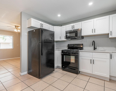4423 N 23rd Avenue - Photo Thumbnail 3