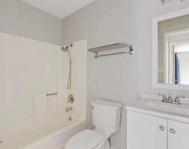 10815 W Northern Avenue - Photo Thumbnail 7