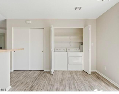 10815 W Northern Avenue - Photo Thumbnail 4