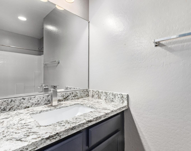 1368 S 232nd Avenue - Photo Thumbnail 18
