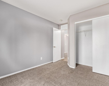 1368 S 232nd Avenue - Photo Thumbnail 27