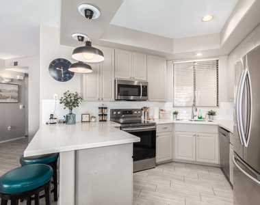 705 W Queen Creek Road - Photo Thumbnail 38