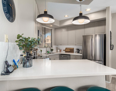 705 W Queen Creek Road - Photo Thumbnail 31