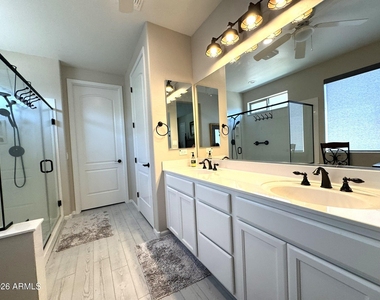 2029 N 164th Avenue - Photo Thumbnail 13
