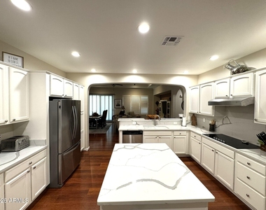 2029 N 164th Avenue - Photo Thumbnail 5