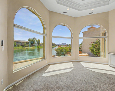 8407 E Del Camino Drive - Photo Thumbnail 7