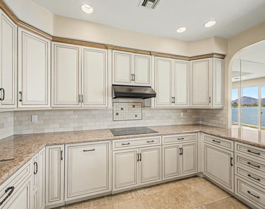 8407 E Del Camino Drive - Photo Thumbnail 13