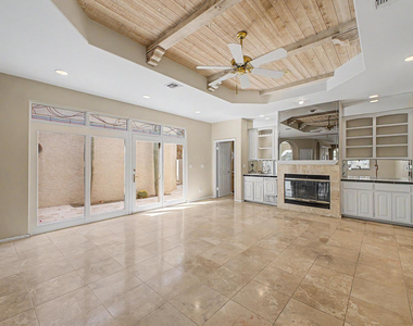 8407 E Del Camino Drive - Photo Thumbnail 19