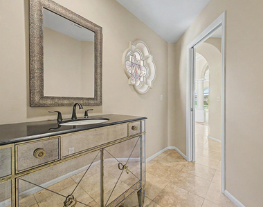 8407 E Del Camino Drive - Photo Thumbnail 21