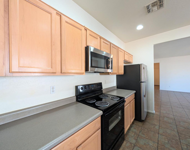 7323 W St Charles Avenue - Photo Thumbnail 16