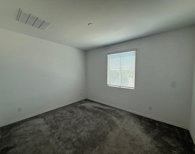 15744 W Jefferson Street - Photo Thumbnail 3