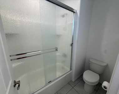 15744 W Jefferson Street - Photo Thumbnail 4